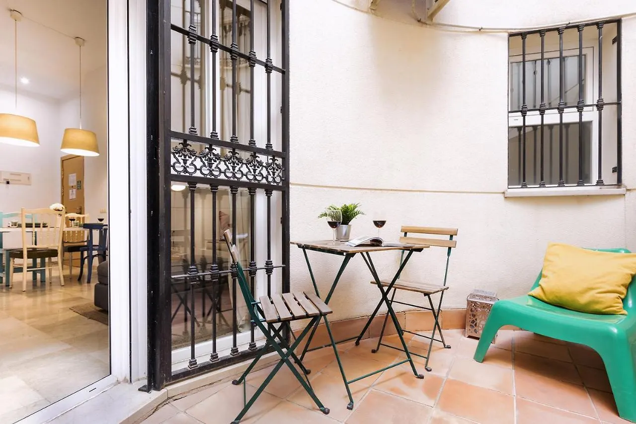 -Malagasunapts-Central And Cozy Malaga
