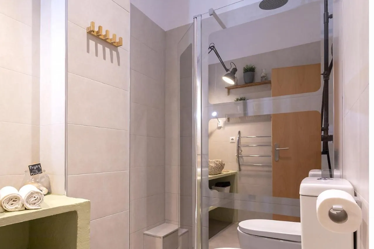 -Malagasunapts-Central And Cozy Malaga