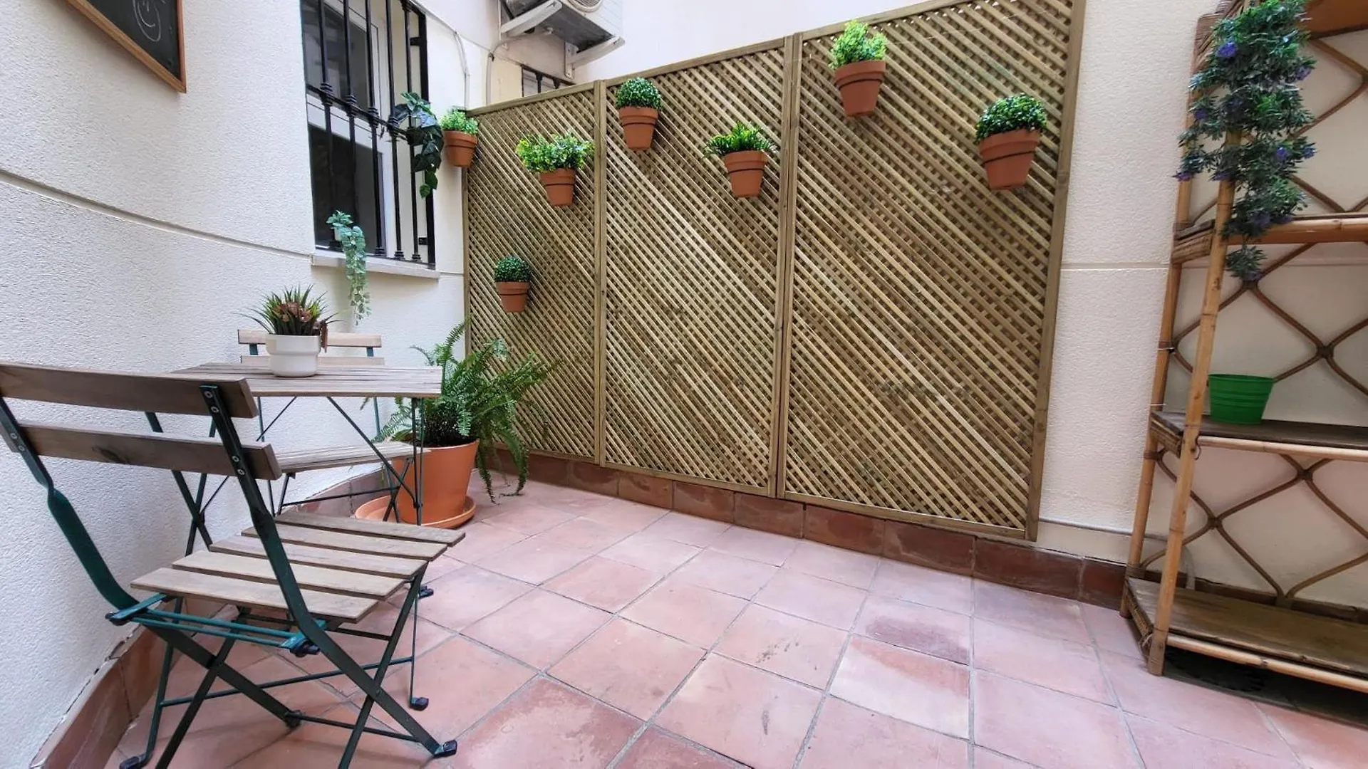-Malagasunapts-Central And Cozy Spain